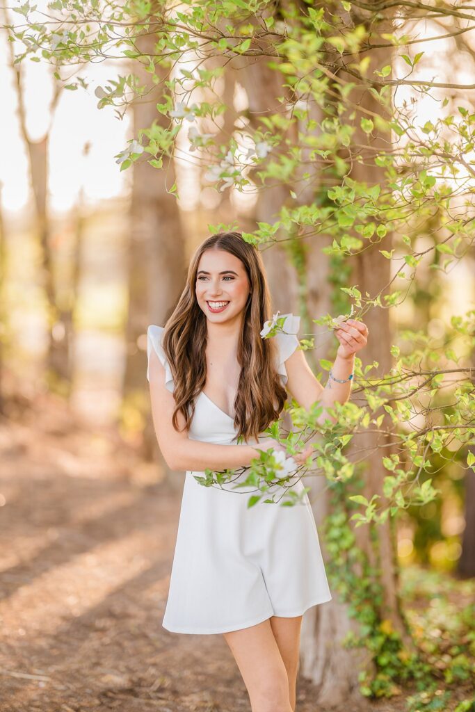 Check out Serena’s beautiful senior portraits in Apex, NC. From the golf course to the willow trees, see how this Apex High School senior styled her Altar'd State favorites for a fun, easy-going session with Aimee Sue Photography.
