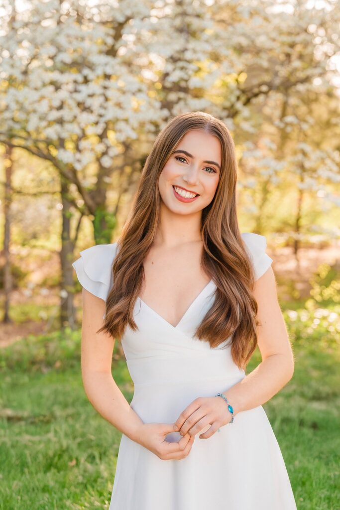 Check out Serena’s beautiful senior portraits in Apex, NC. From the golf course to the willow trees, see how this Apex High School senior styled her Altar'd State favorites for a fun, easy-going session with Aimee Sue Photography.