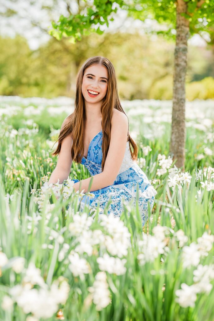 Check out Serena’s beautiful senior portraits in Apex, NC. From the golf course to the willow trees, see how this Apex High School senior styled her Altar'd State favorites for a fun, easy-going session with Aimee Sue Photography.