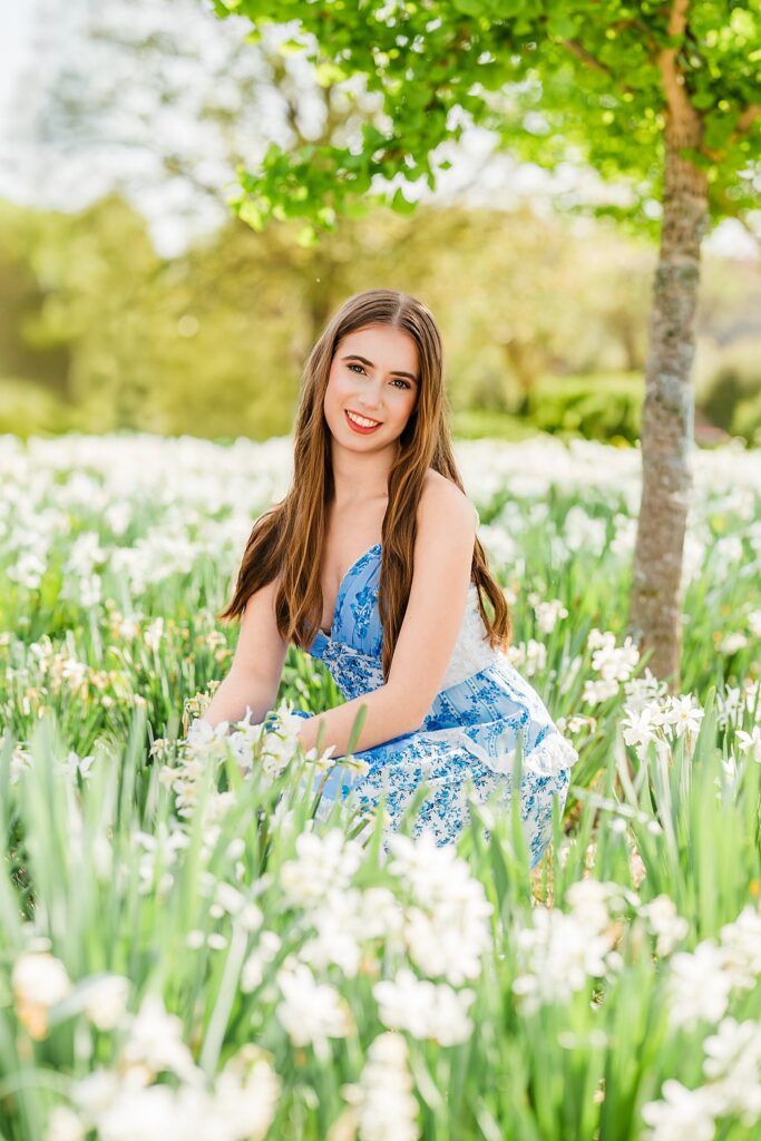 Check out Serena’s beautiful senior portraits in Apex, NC. From the golf course to the willow trees, see how this Apex High School senior styled her Altar'd State favorites for a fun, easy-going session with Aimee Sue Photography.